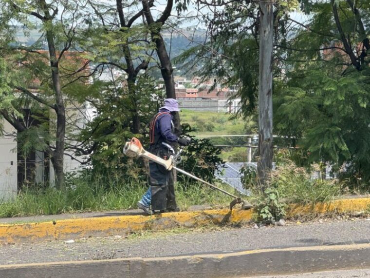 Realiza Gobierno de Morelia trabajos de mantenimiento en el periférico Revolución
