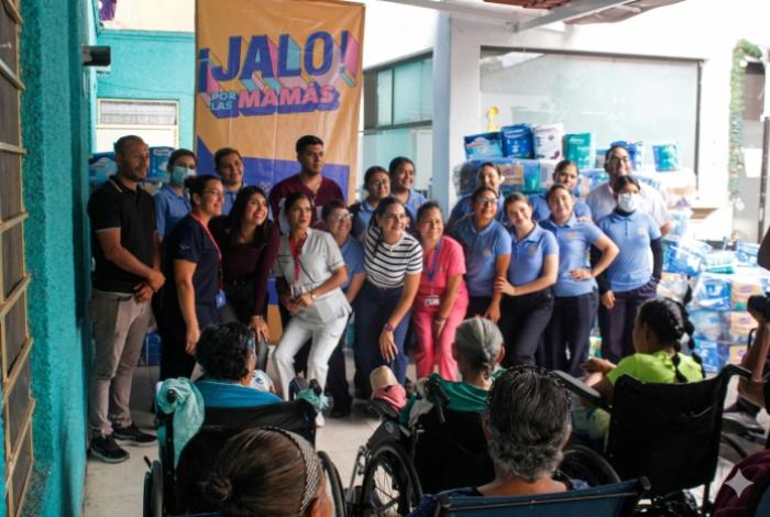Realizan entrega de 3 mil 600 pañales en la Casa del Cristo Abandonado, Paz y Bien