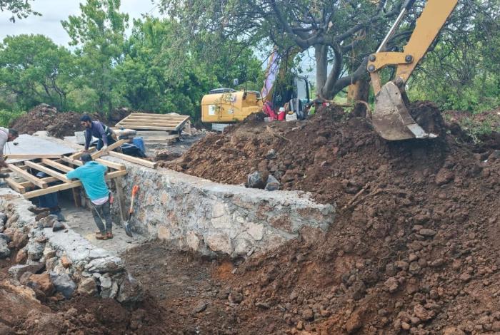Realizan limpieza integral del canal en La Concepción para evitar inundaciones