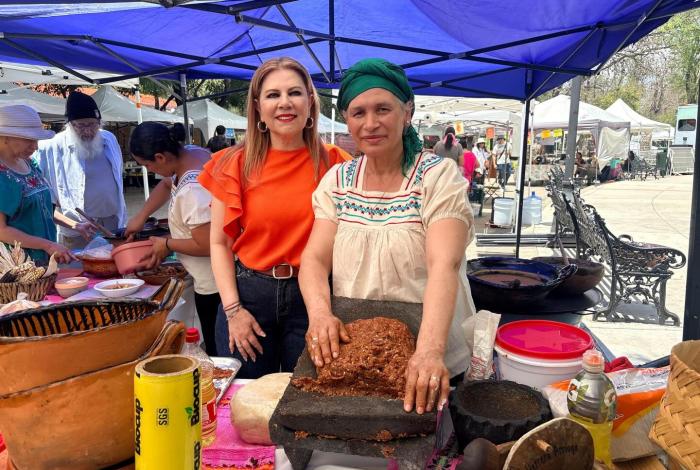 Recetario de cocineras de Morelia y sus tenencias, para el mundo