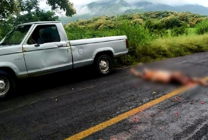 Recolector de basura es encontrado decapitado en carretera de Tepalcatepec