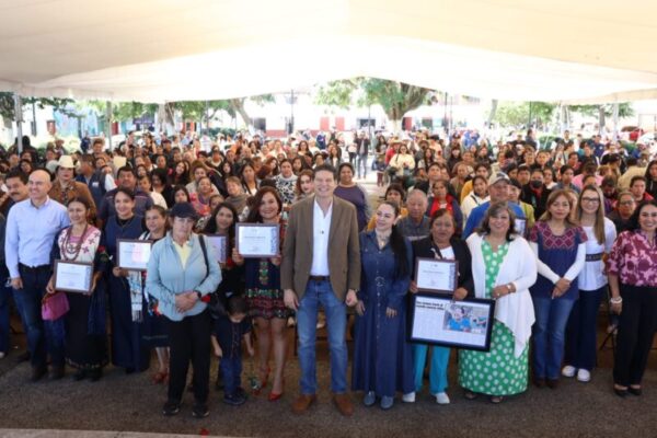 Reconoce Alfonso Martínez Alcázar, trabajo de las mujeres