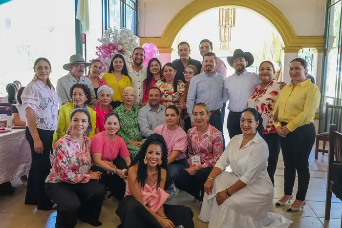 Reconoce Ayuntamiento de Los Reyes a Fundación Ayuda sin Barreras por su apoyo a mujeres con cáncer