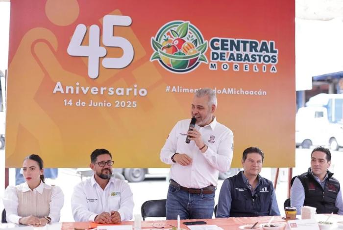 Reconoce Bedolla al Mercado de Abastos por 45 años de ser un centro económico para Morelia