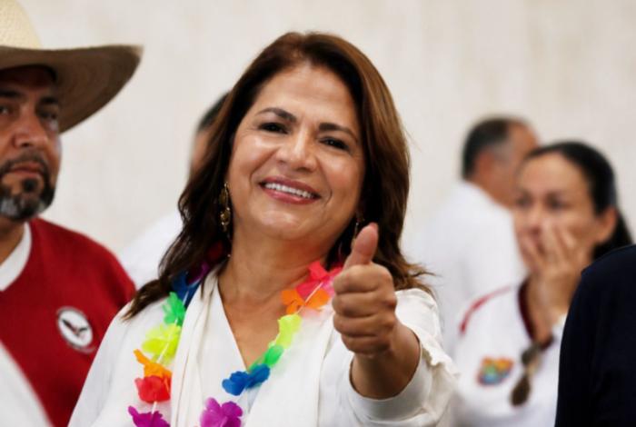 Reconoce Fabiola Alanís lucha sindical del SUTACONALEPMICH en defensa de la educación y los derechos laborales