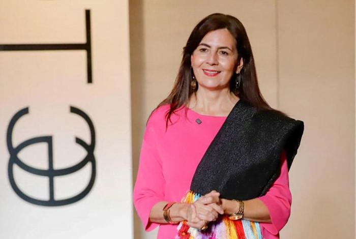 Reconoce la organización Mujeres Unidas por Jiquilpan la trayectoria de Gaby Molina