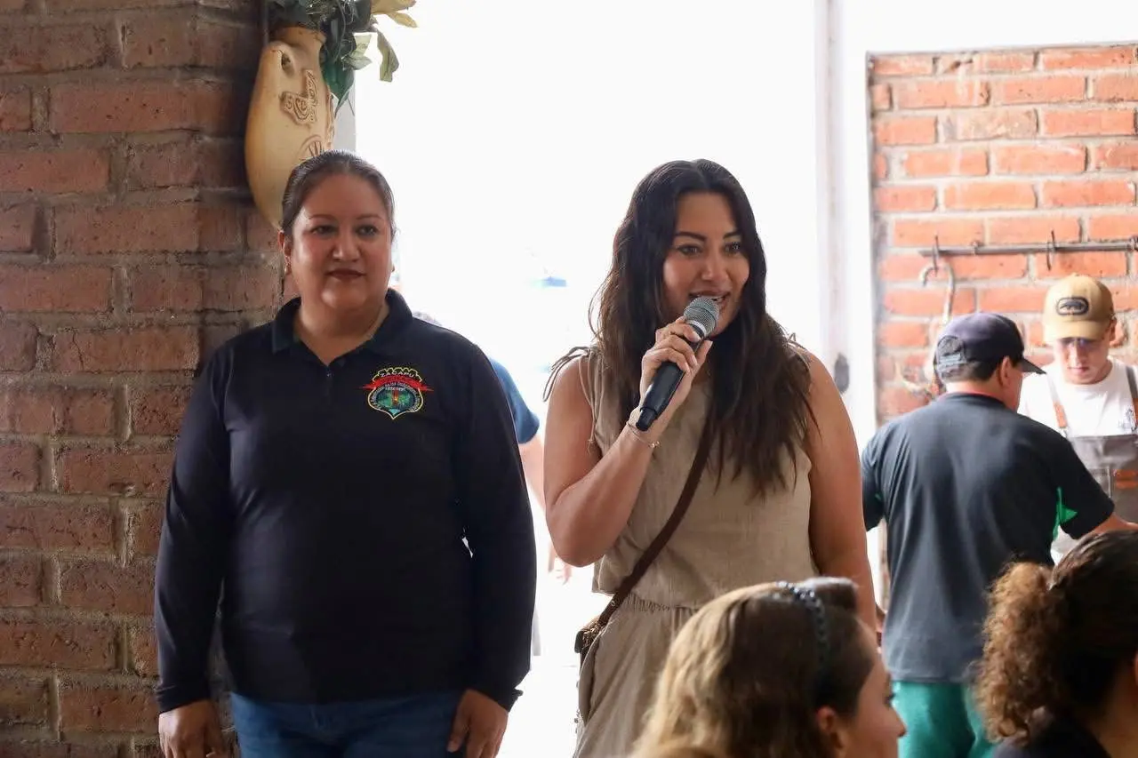 Reconoce Mónica Valdez el esfuerzo y compromiso de las madres trabajadoras del SEHAZ Zacapu