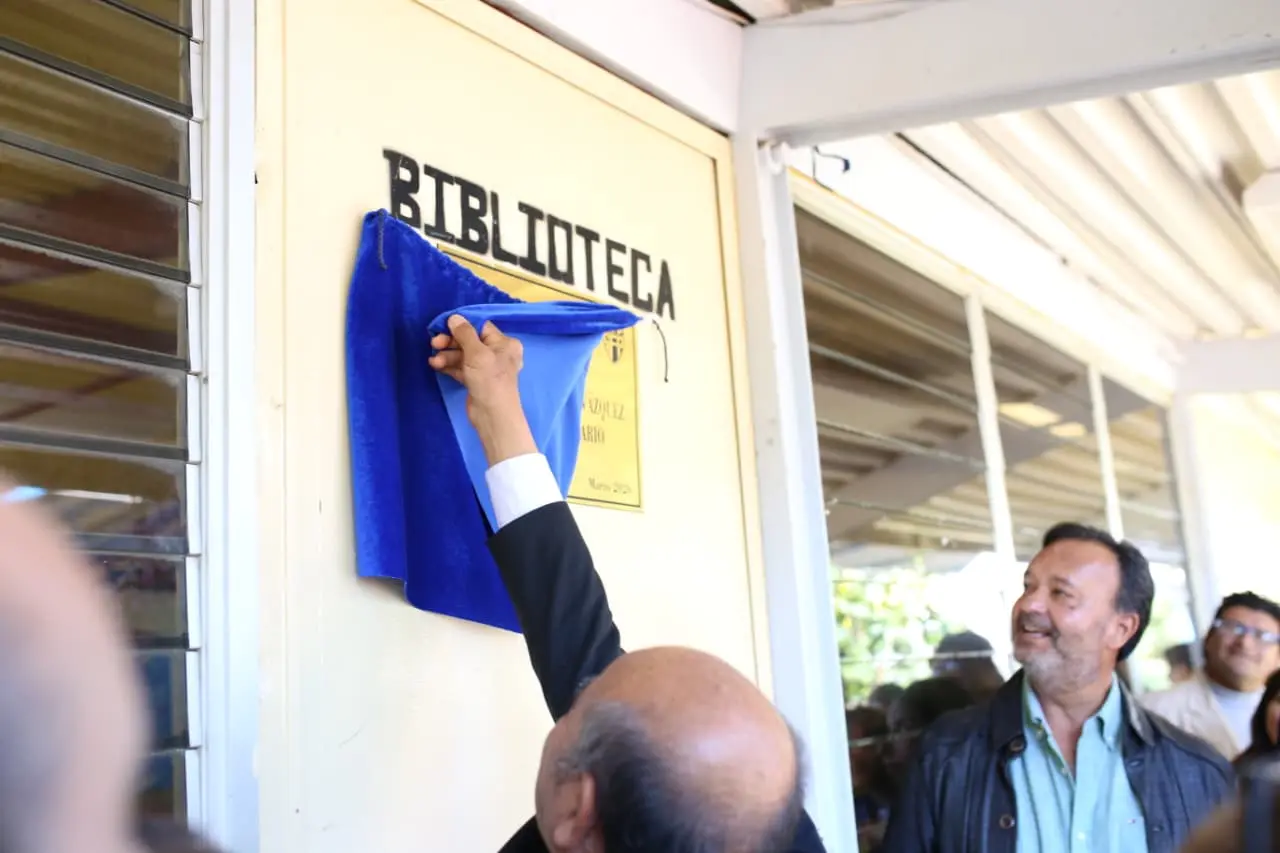 Reconocen a Julio Arreola en el 83 aniversario de la Escuela Secundaria Federal “Lázaro Cárdenas”