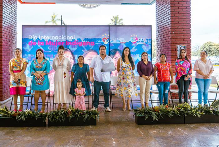 Reconocen a mujeres indígenas con Expo Artesanal en Lázaro Cárdenas