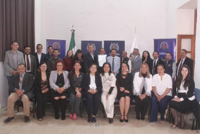 Rectora Yarabí Ávila somete por primera vez en la historia a autoevaluación al bachillerato nicolaita