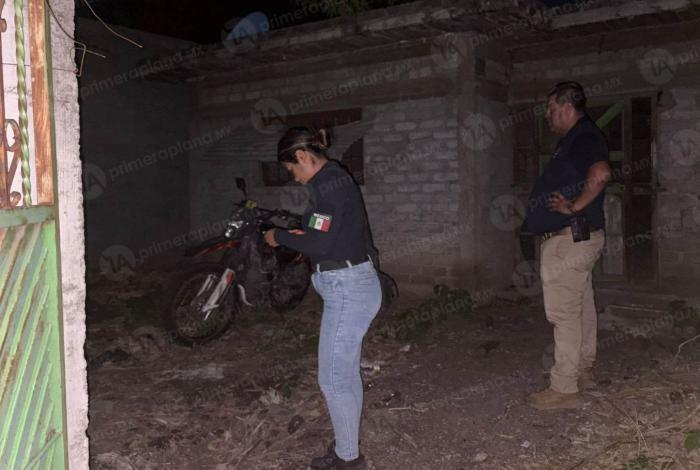 Recuperan moto rob4da en domicilio abandonado de Apatzingán