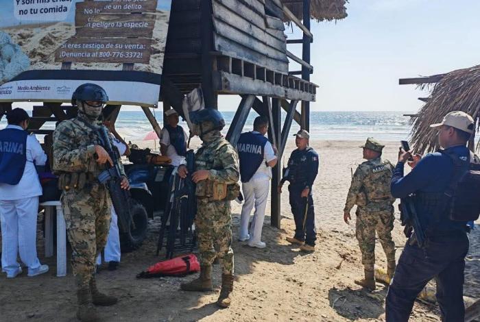 Refuerzan Vigilancia en Playas de Lázaro Cárdenas con la Operación Salvavidas Invierno 2025