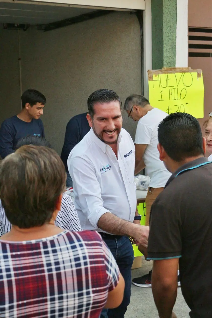 Regidor Huber Hugo Servín continúa apoyando la economía de Morelia