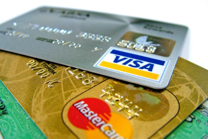 Regreso a clases impulsa un 30 % el uso de las tarjetas de crédito en México, según HSBC