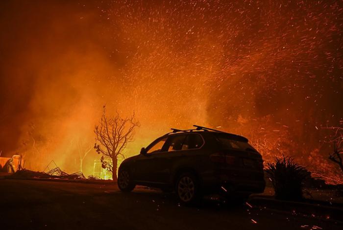 Remueven la mayoría de escombros de viviendas a seis meses de los incendios en Los Ángeles