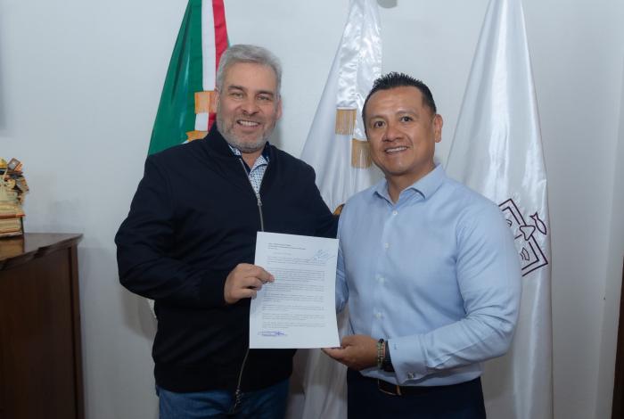 Renuncia Torres Piña a la Segob