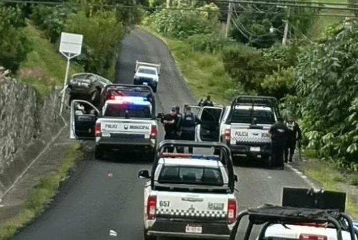 Reportan enfrentamiento entre policías y delincuentes en Santa Ana Chapitiro, en Pátzcuaro
