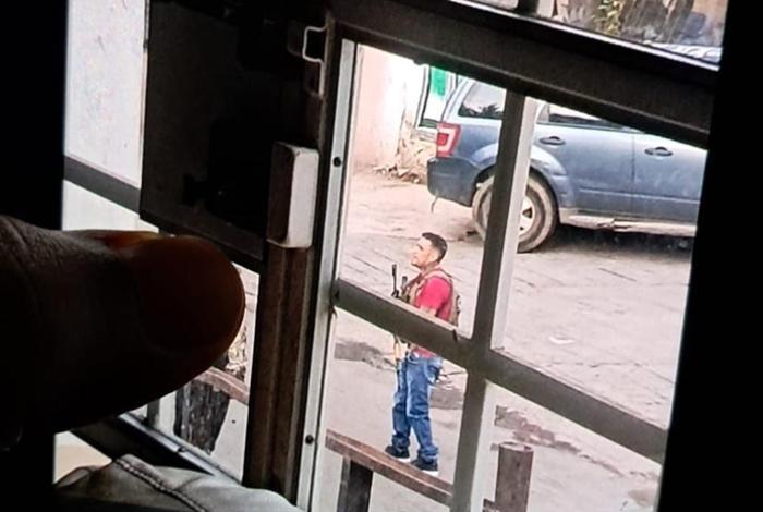 Reportan presunto enfrentamiento entre grupos criminales en Pedernales, municipio de Tacámbaro