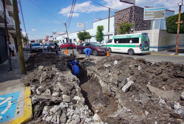 Reportan socavón en la calle Carpinteros de Paracho