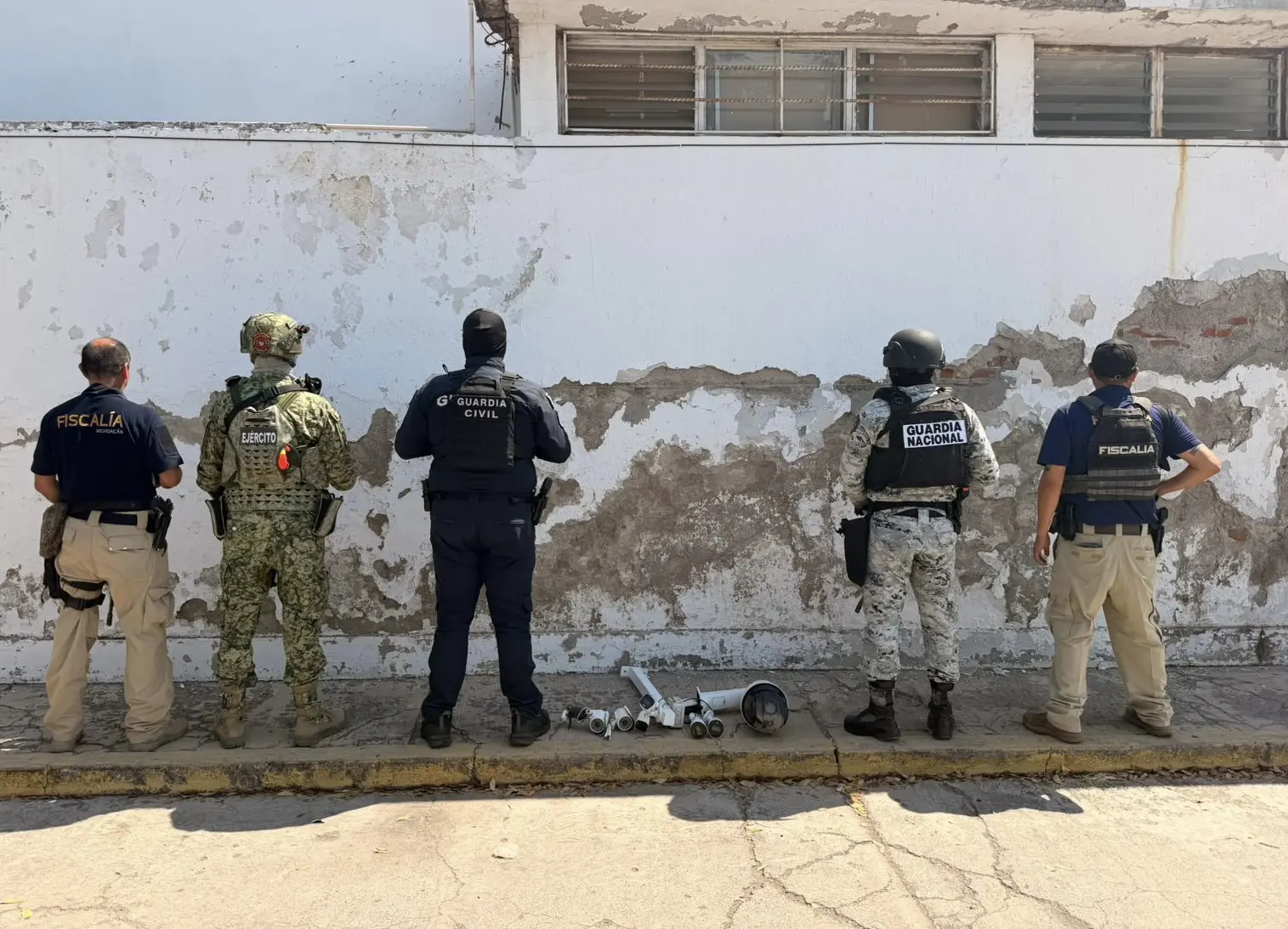 Retira FGE siete “cámaras parásitas” instaladas ilegalmente y presuntamente utilizadas para conductas delictivas, en Apatzingán