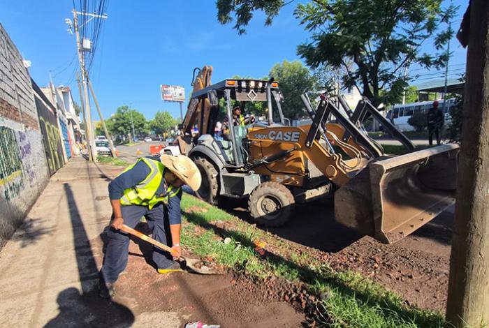 Retiran más de 40 toneladas de residuos en la Av. Madero Poniente tras lluvias