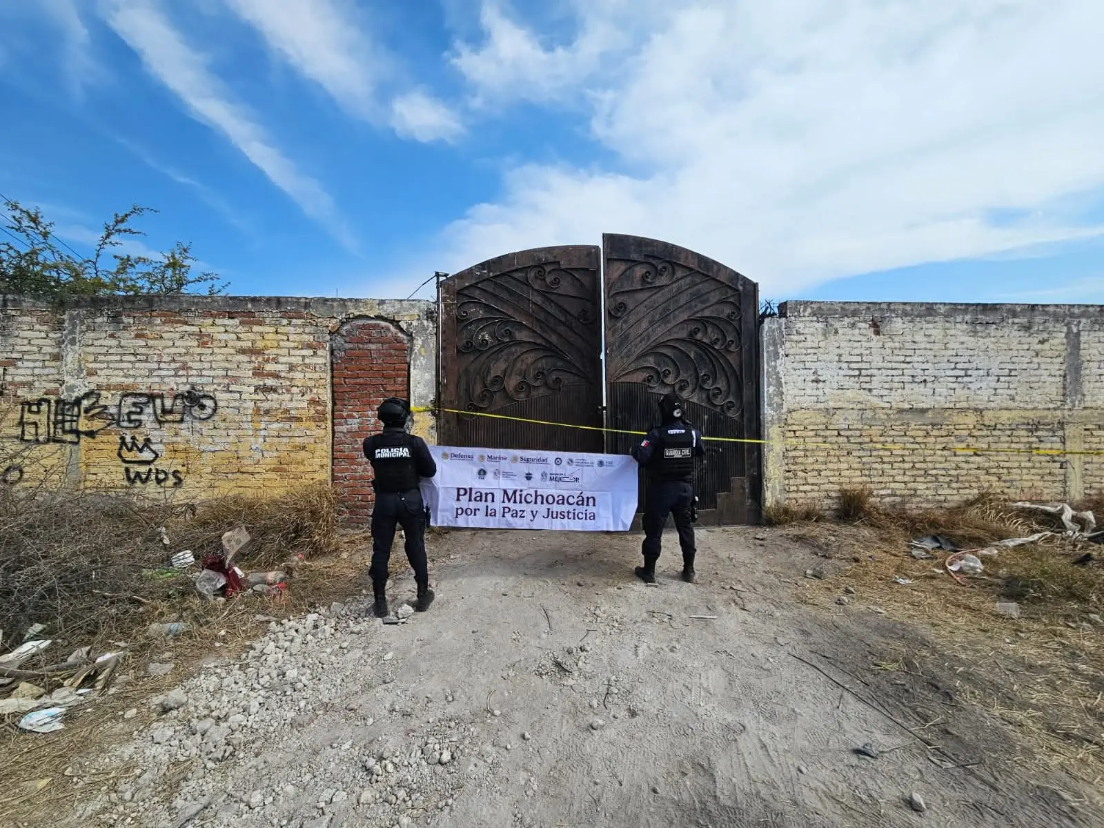 Revientan bodega de huachicoleros en La Piedad