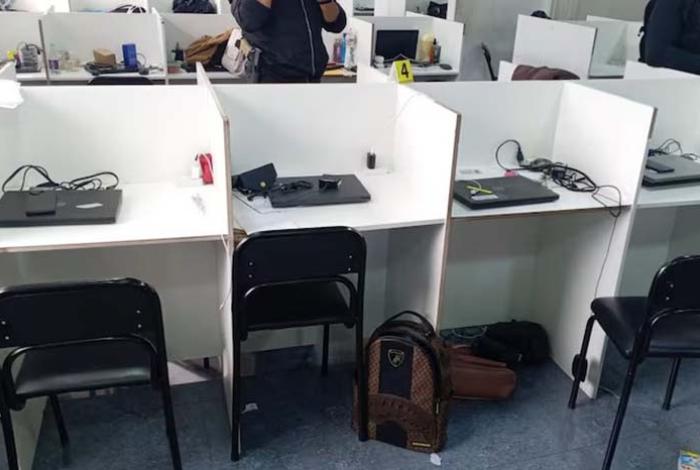 Revientan ‘call center’ en Ecuador; desde ahí extorsionaban a personas de México y Colombia