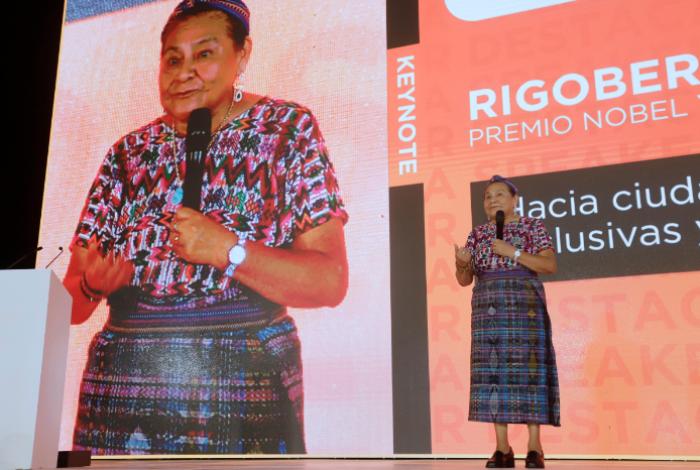 Rigoberta Menchú: "No hay ciudad inteligente sin ciudadanos inteligentes"