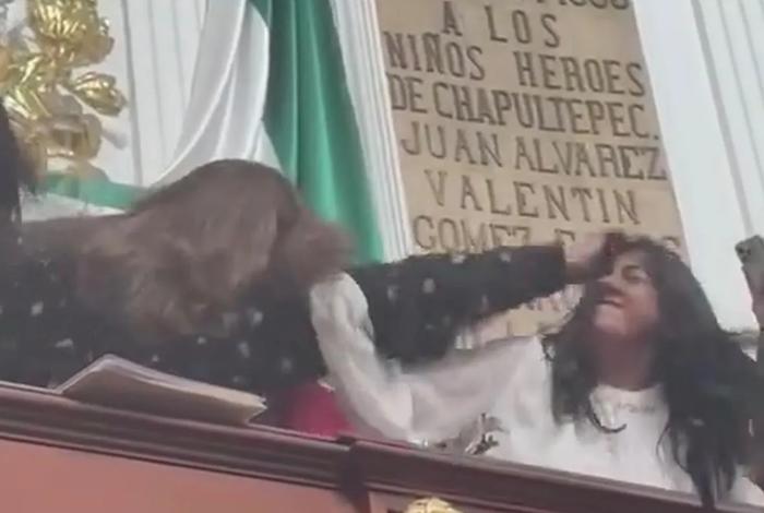 Riña en Congreso de CDMX por Instituto de Transparencia