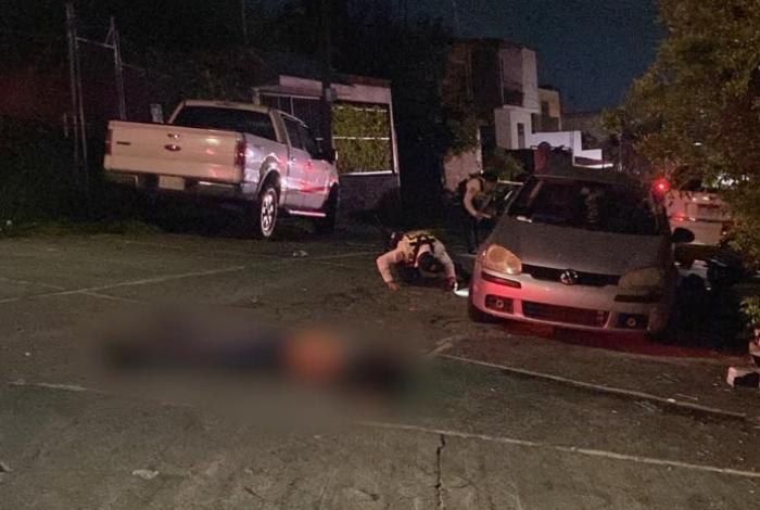 Riña entre sujetos alcoholizados deja un muerto a balazos y dos heridos, en Morelia