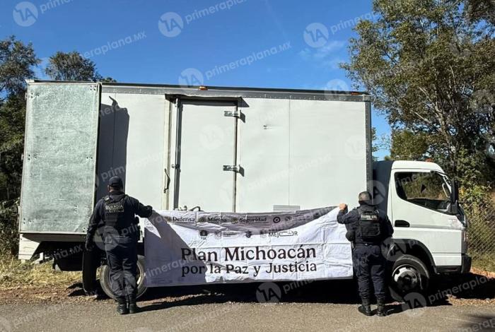 Rob4n vehículo, le vacían la carga y lo abandonan, en Villa Madero