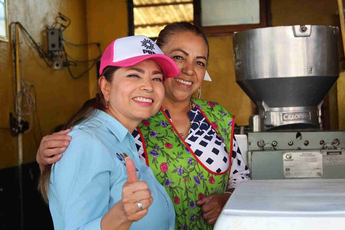 Rosy Salinas realiza actividades en Zitácuaro