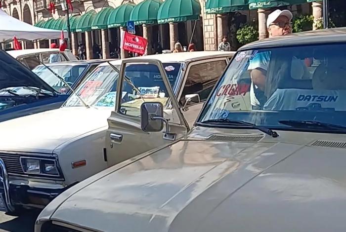 Ruido de motores clásicos llena el Centro Histórico de Morelia con el Datsun Fest 2025