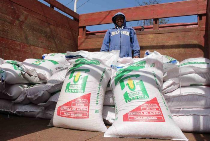 Saderm apoya a productores agrícolas con entrega de semillas