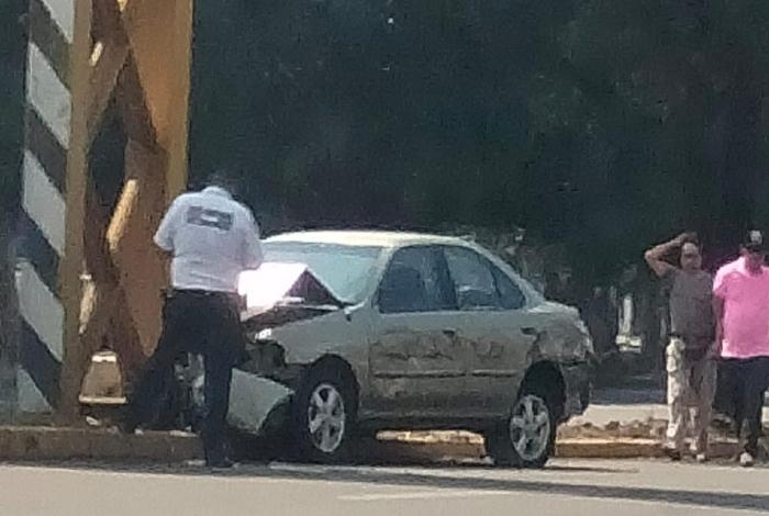Sale ileso de aparatoso accidente sobre la Morelos Norte