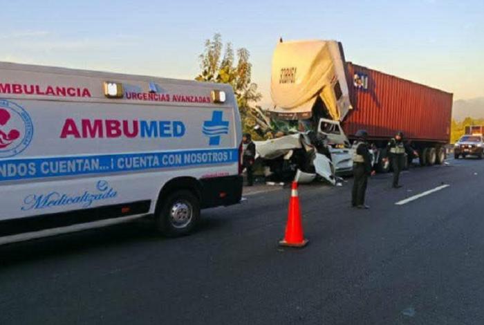 Salvador Escalante: Tráiler choca por alcance en la Siglo XXI