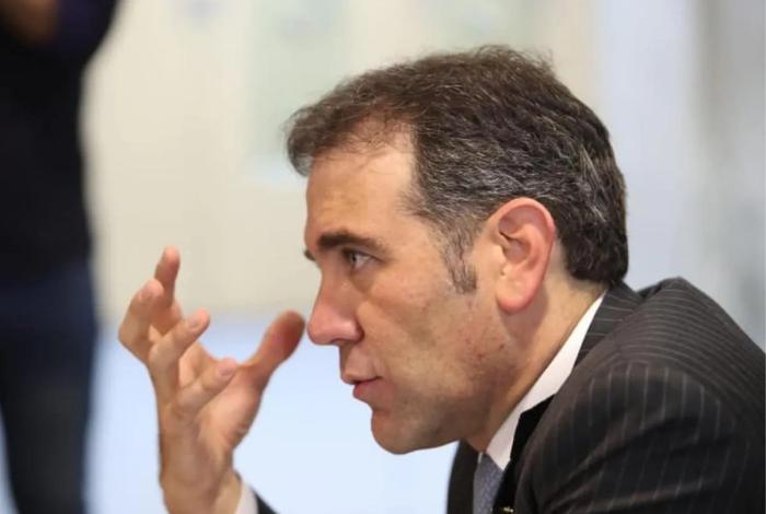 SCJN ampara a Lorenzo Córdova ante su mención en libros de la SEP