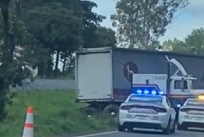 Se accidenta tractocamión en la Pátzcuaro-Morelia