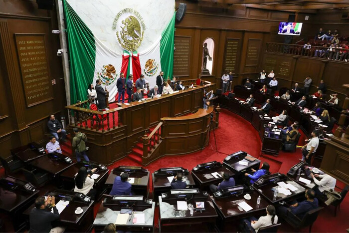 Se cuelgan diputados de la lucha indígena al aprobar reforma constitucional