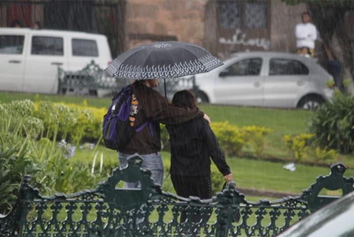 Se esperan lluvias muy fuertes en Michoacán; Protección Civil nacional llama a extremar precauciones