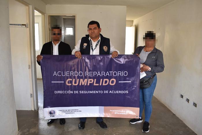 Se fue de su casa por un tiempo y, al volver, Gabriela vivía ahí y no quería irse; hoy la FGE se la devolvió