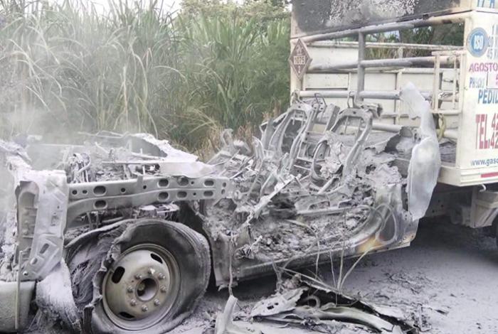 Se incendia camioneta repartidora de gas, en “La Nueva Jerusalén”