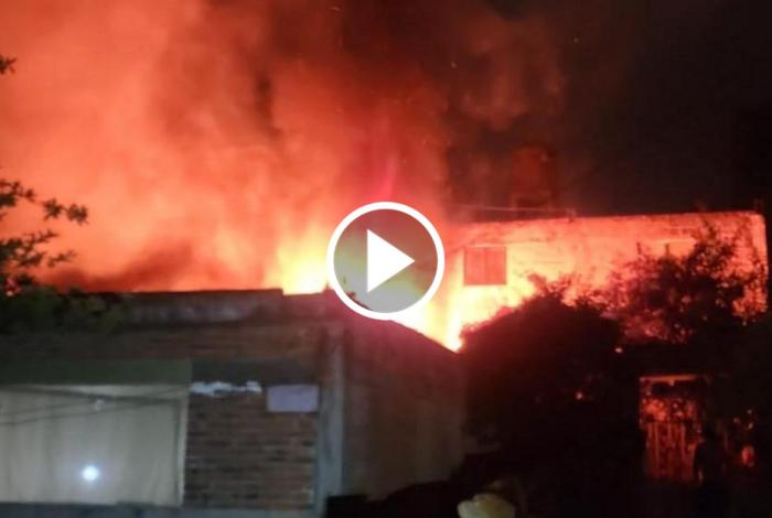 Se incendia casa de madera y lámina en Granjas del Maestro, en Morelia