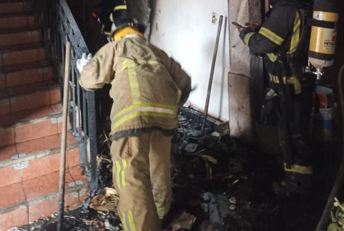 Se quema bodega al fondo de la Catedral de San Jerónimo, en Tacámbaro