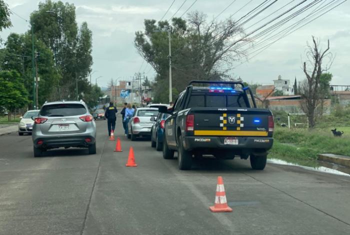 Se registra choque entre tres vehículos en la avenida San Juanito Itzícuaro de Morelia