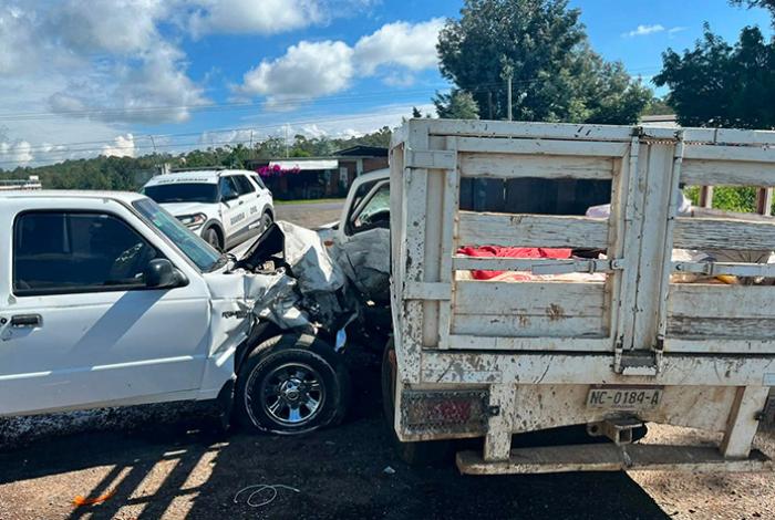 Se registra choque entre dos camionetas en la Morelia-Pátzcuaro