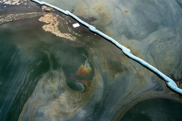 Se registra fuga de ducto de Pemex en Veracruz