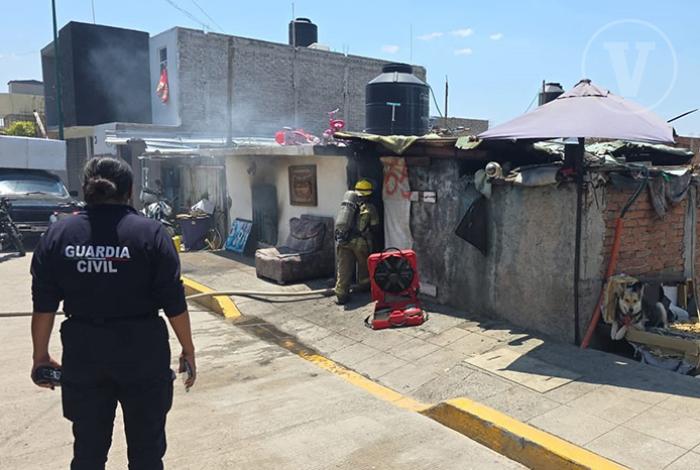 Se registra incendio de domicilio en la Vicente Lombardo Toledano