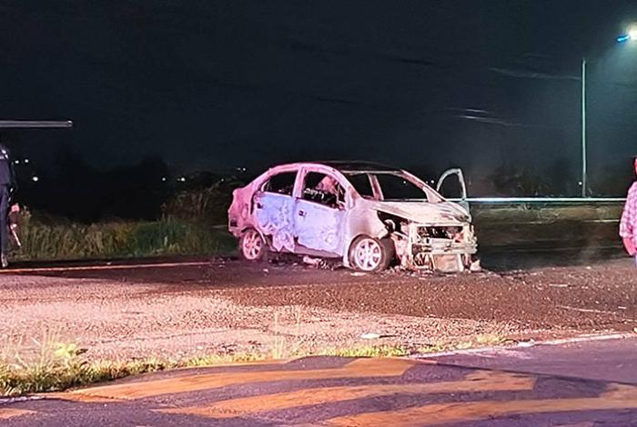 Se registra incendio de vehículo en la carretera Tarímbaro–Álvaro Obregón; al parecer fue provocado