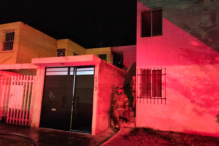 Se registra incendio en una casa dúplex de la colonia Rafael Carrillo, en Morelia